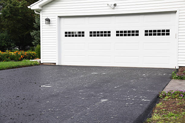 Affordable siding repair and maintenance services in Kings Park West, VA